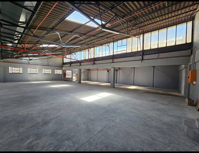 742M² WAREHOUSE TO LET IN BENROSE